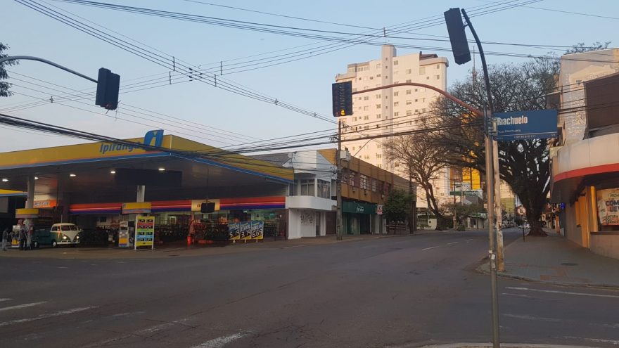 Semáforos apresentam falhas na Av. Brasil e na Rua Paraná