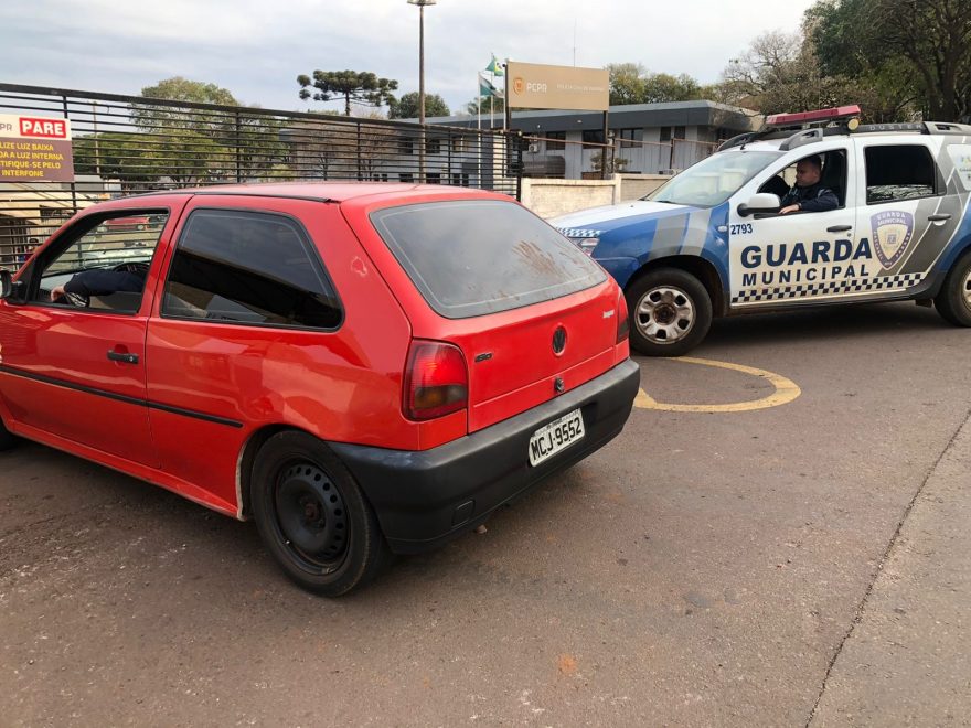 Gol com alerta de furto é localizado pela GM no Bairro Santa Cruz