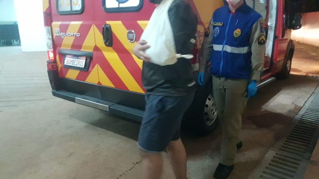 Jovem cai de patins e fica ferido no Ecopark Santa Cruz