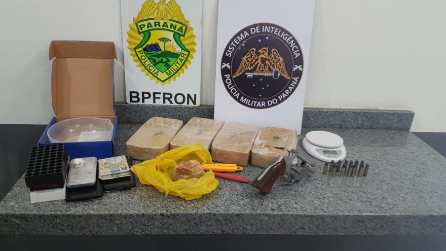 Inteligência da Polícia Militar realiza apreensão de crack e revólver no Bairro Coqueiral