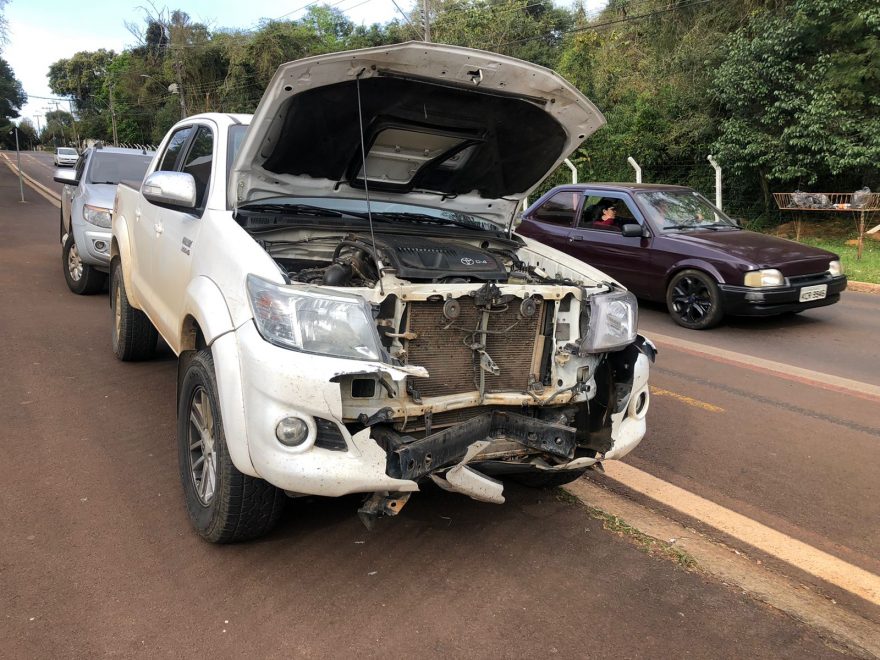 Colisão de trânsito entre Ford Ranger e Toyota Hilux é registrada no Centro
