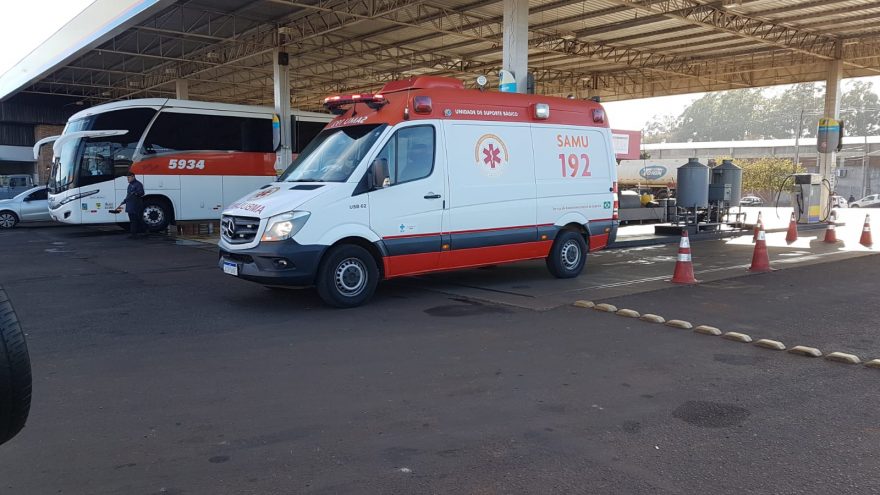 Homem de 60 anos desmaia em posto de combustíveis e é socorrido pelo Samu