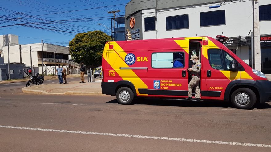 Mulher de 27 anos fica ferida em colisão de trânsito no Bairro Coqueiral