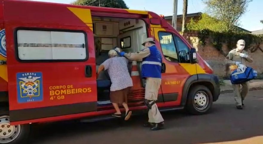 Idosa fratura dedo em acidente com máquina de lavar roupas