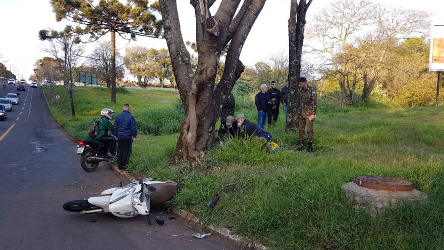 Motociclista fica ferido após sofrer acidente na Área Militar de Cascavel