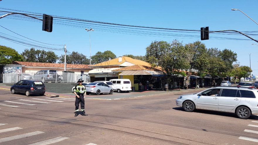 Semáforos da Av. Carlos Gomes com as ruas Cuiabá e Vitória não estão funcionando