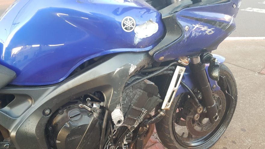 Rapaz cai de motocicleta no Bairro São Cristóvão e sofre escoriações pelo corpo