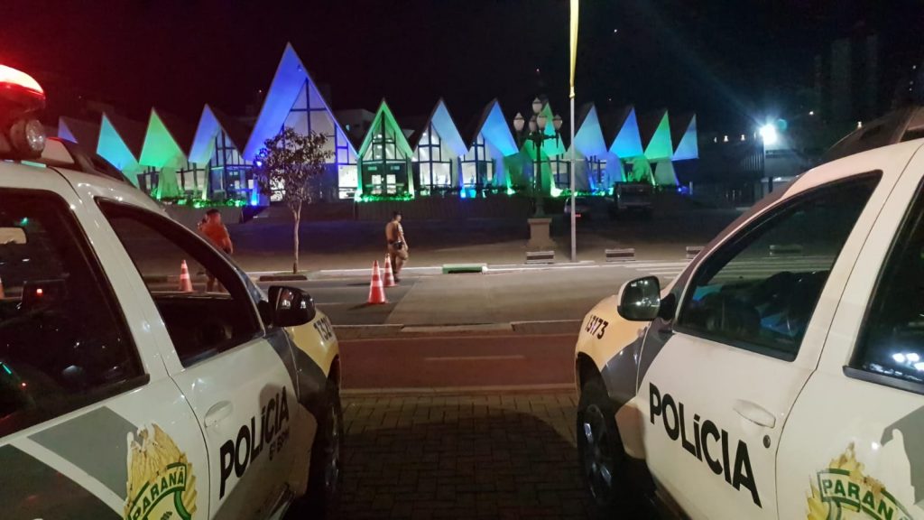 Pelotão da Polícia Militar realiza operação satélite no calçadão de Cascavel