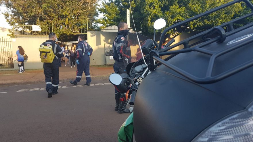 Adolescente em surto mobiliza Samu e PM em colégio