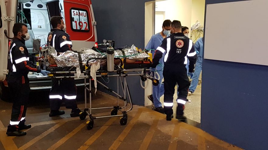 Homem com múltiplas fraturas é encaminhado em estado gravíssimo ao HUOP após ser atropelado por caminhão