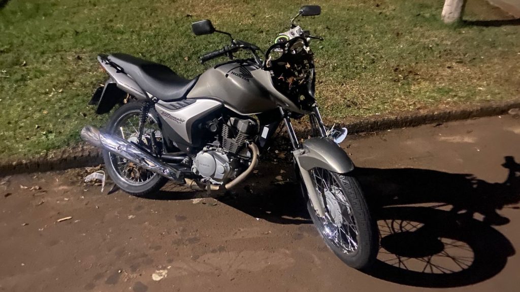 Motorista atinge motociclista e foge sem prestar socorro, no Bairro Brasília