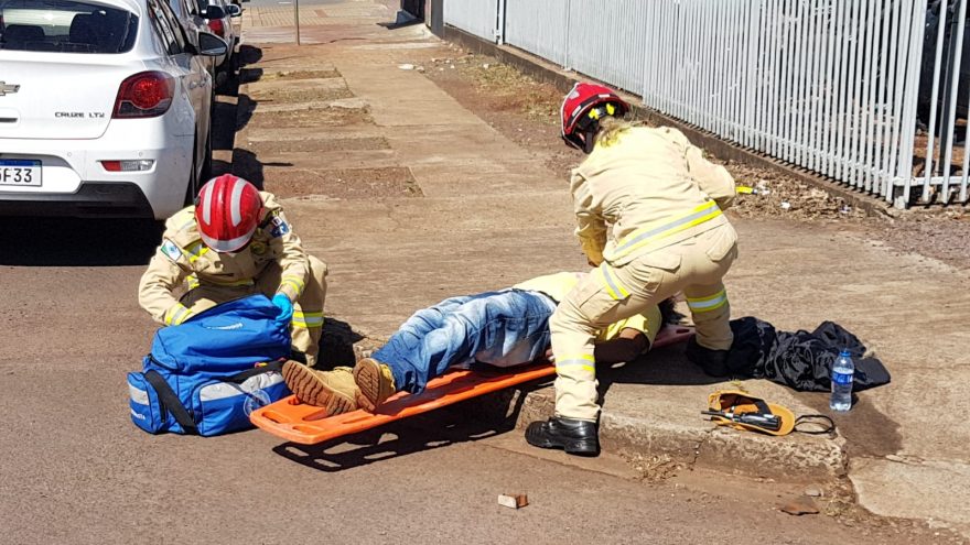 Colisão de trânsito na Rua Pio XII deixa duas pessoas feridas