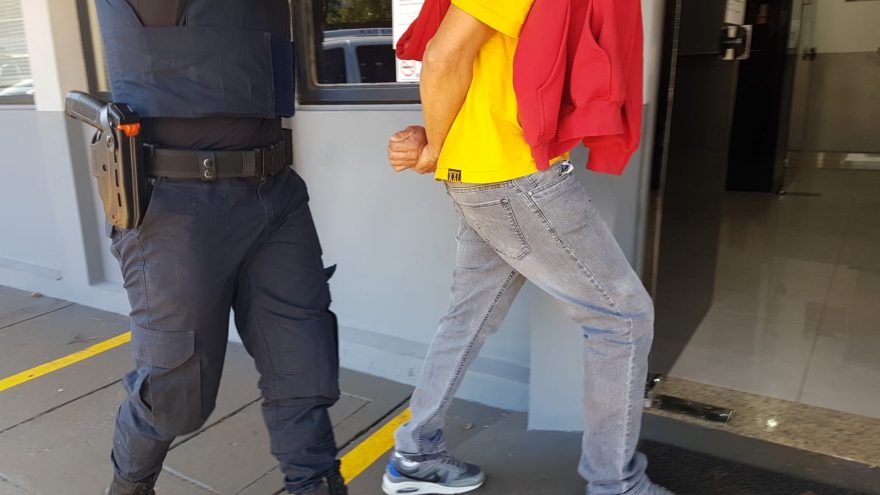 Homem é detido após tentativa de furto em supermercado no Bairro São Cristóvão