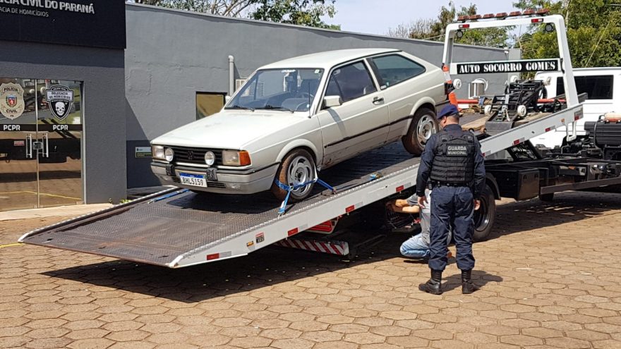 Veículo furtado em Corbélia é localizado em estrada rural em Cascavel