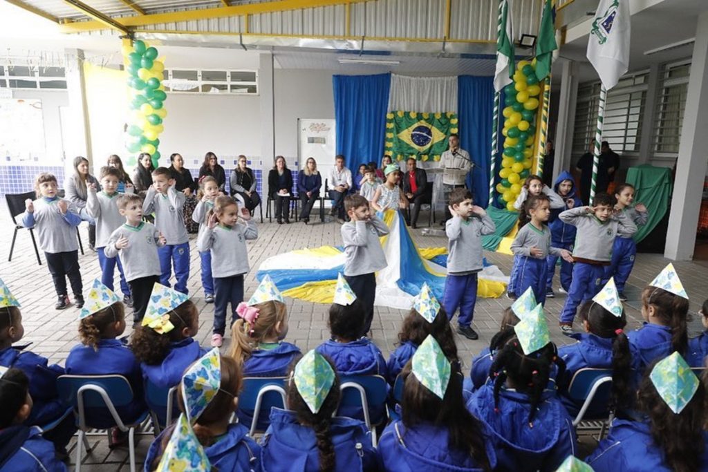 Crianças iniciam Semana da Independência em clima de patriotismo