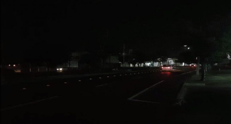 Trecho da Av. Tancredo Neves está sem iluminação