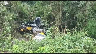 Após morte de PMs em grave acidente na BR-163, local é periciado