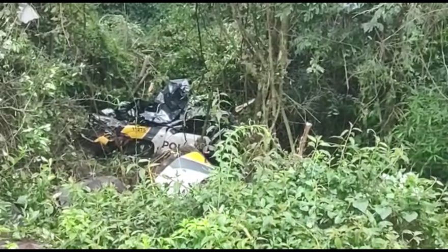 Após morte de PMs em grave acidente na BR-163, local é periciado
