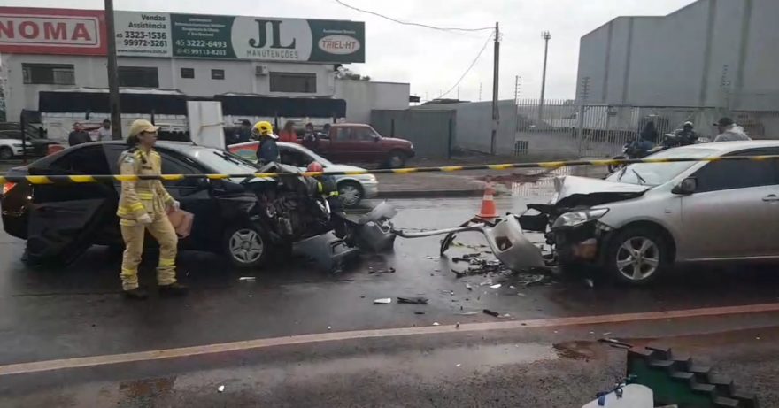 Forte colisão frontal deixa feridos na marginal da PRc-467