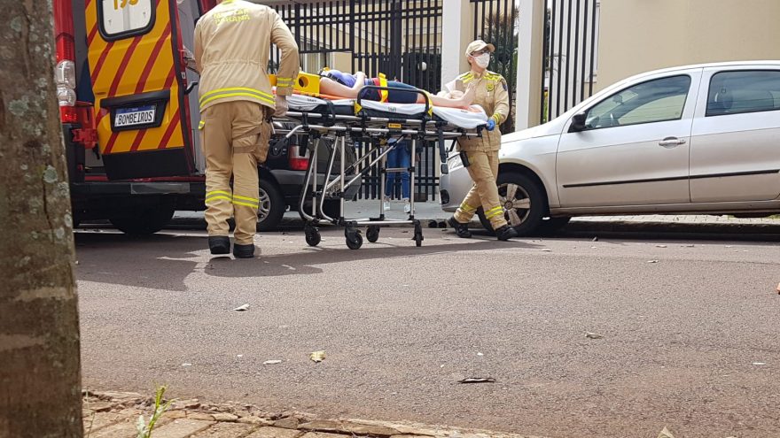 Mulher cai de escada e Siate é acionado no Bairro Country