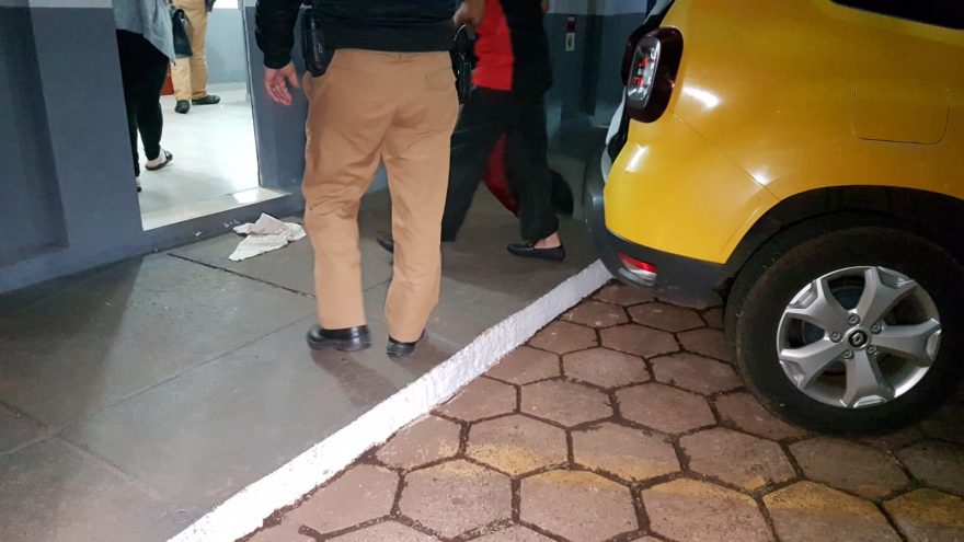 Marido e mulher trocam empurrões em condomínio no Parque Verde e Polícia Militar é acionada