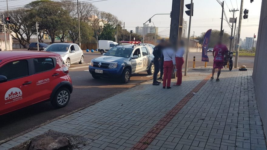Acidente entre carro e motocicleta é registrado no Bairro São Cristóvão
