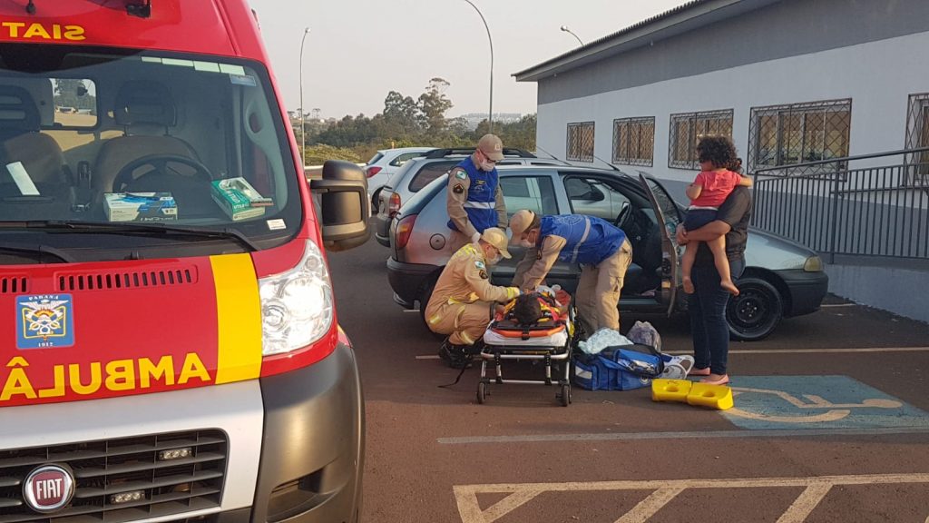 Menino de seis anos sofre suspeita de fratura no fêmur durante brincadeira