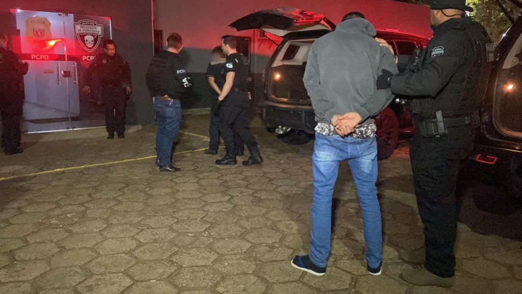 Dupla com mandado de prisão em aberto é detida pela Polícia Civil