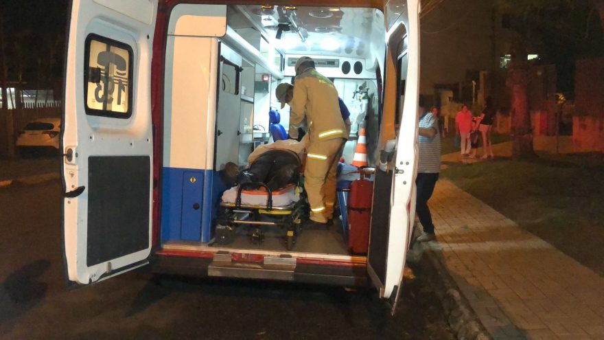 Duas pessoas ficam feridas após acidente entre duas motos no Bairro Alto Alegre