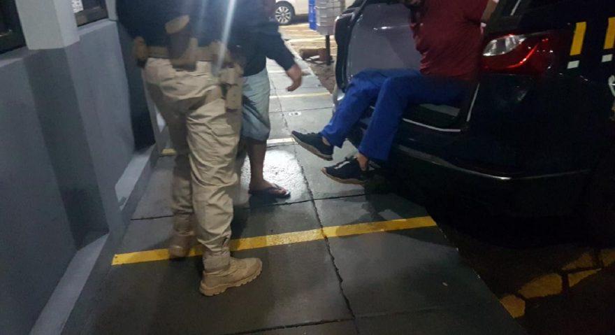 Dupla é presa pela PRF por adulteração de semirreboque