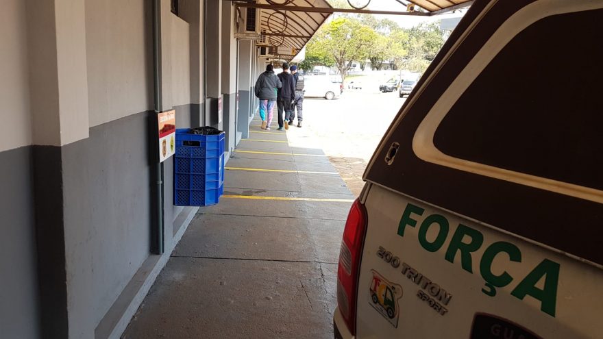 Mulher foge de cárcere privado e pede ajuda da Guarda Municipal