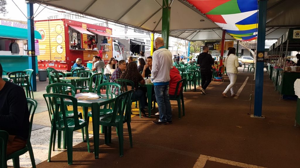 Feira do Teatro é opção de lazer e entretenimento na manhã deste domingo (11)
