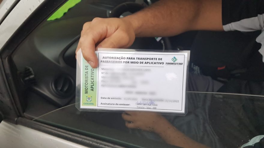Transitar realiza procedimentos de fiscalização a veículos utilizados por motoristas de aplicativos