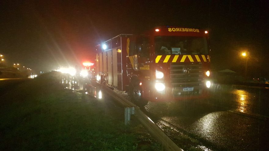 Mulher fica ferida após ser atropelada na BR-277
