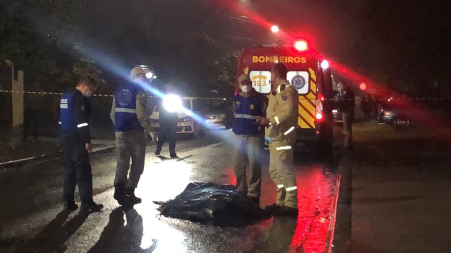 Homem é morto a tiros no Bairro Periolo