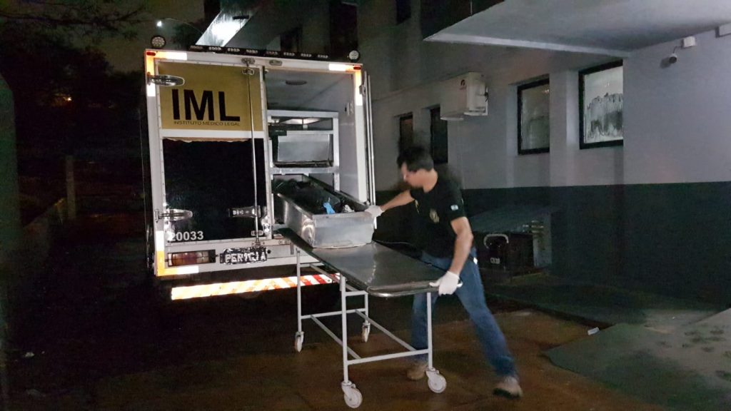 Corpo de José Gustavo Katarinhuk chega no Instituto Médico Legal