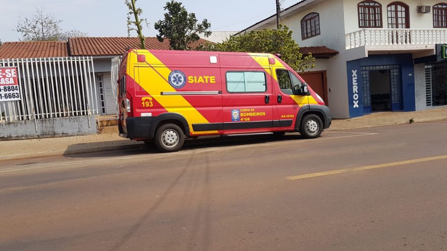 Mulher sofre queda de escada no Bairro Santa Cruz e precisa ser socorrida pelo Siate