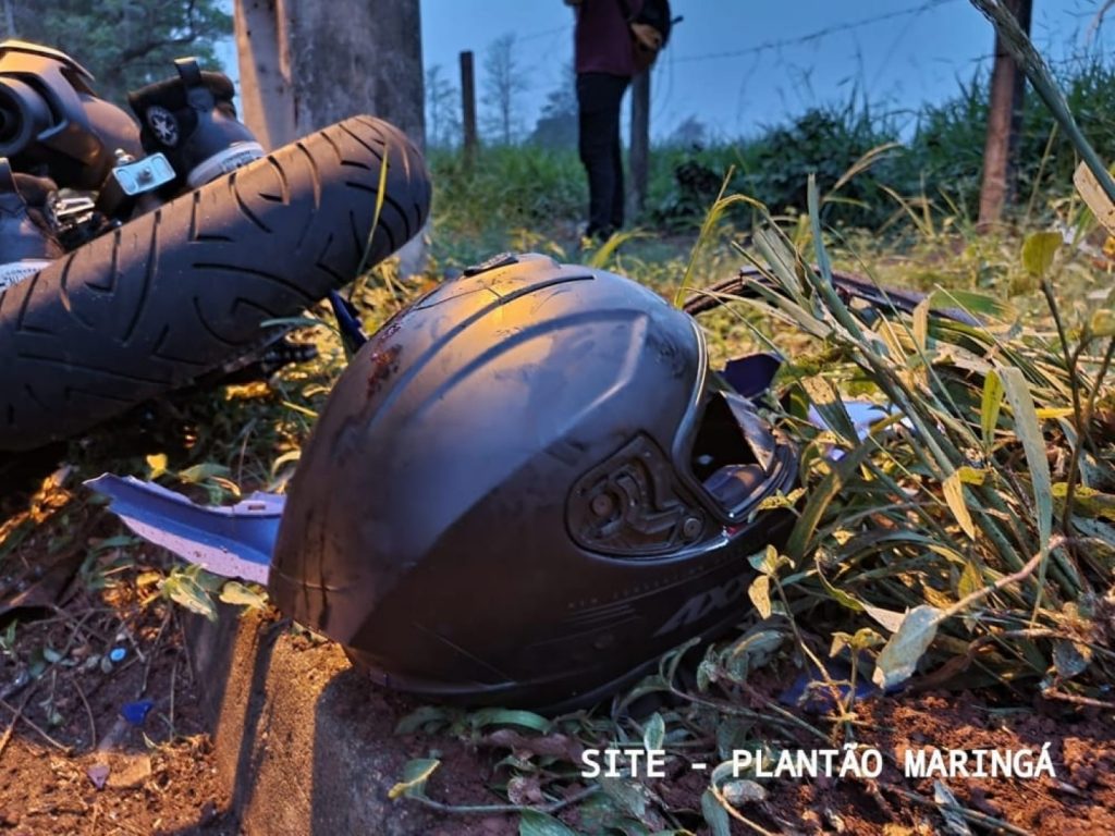 Motociclista fica em estado grave após forte colisão contra carro