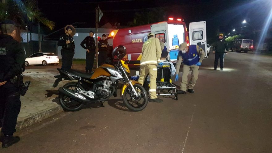 Jovem desloca o ombro após acidente de trânsito na Rua Manaus