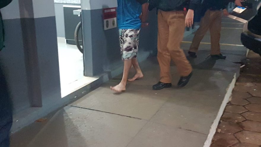 Adolescente é apreendido após agredir o próprio pai e ameaçar menores