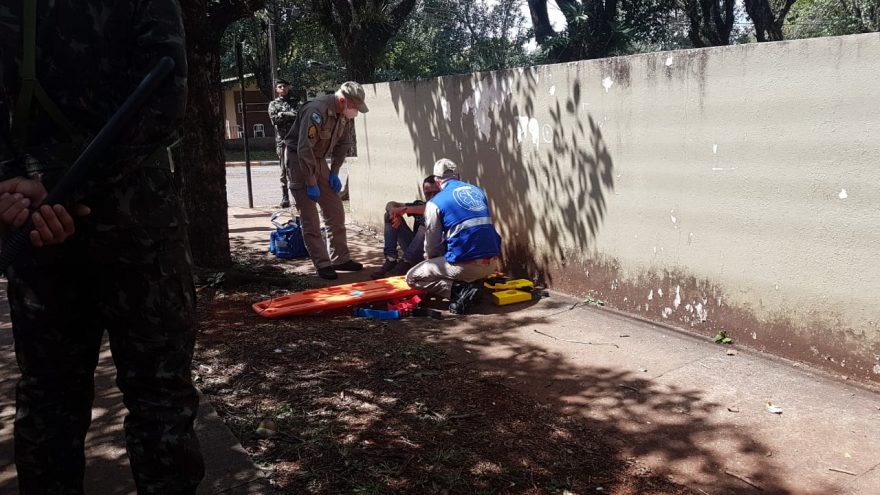 Moradores da Área Militar acionam Siate para atender homem ferido