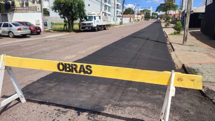Município realiza serviços de recapeamento asfáltico no Bairro Cancelli