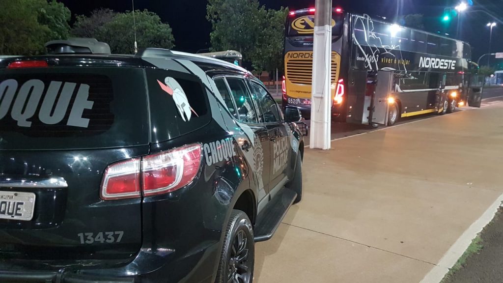 Choque realiza abordagens a ônibus na Avenida Tancredo Neves