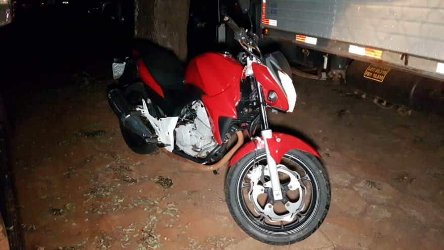 PM recupera moto Honda CB300 furtada e detém suspeito, no Brasmadeira