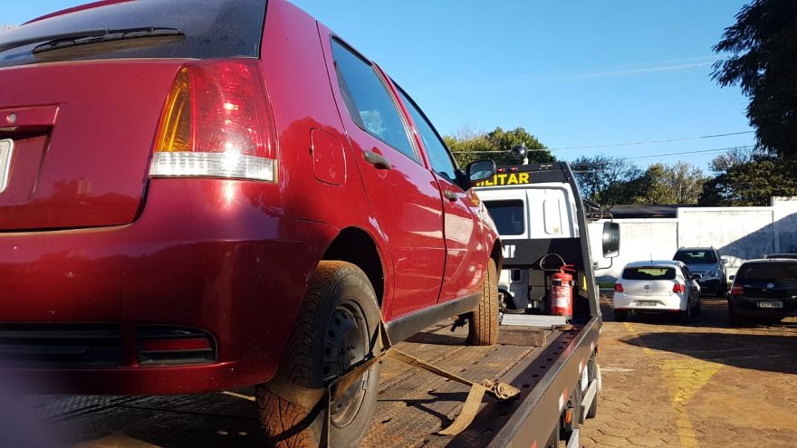 Corpo de homem encontrado morto em cachoeira é recolhido pelo IML e carro levado para a Delegacia