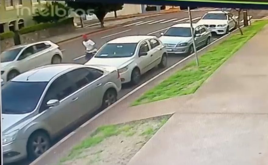 Vítima percebe furto de bicicleta, corre atrás de ladrão e é socorrido pela equipe da GM que deteve ladrão e recuperou bicicleta
