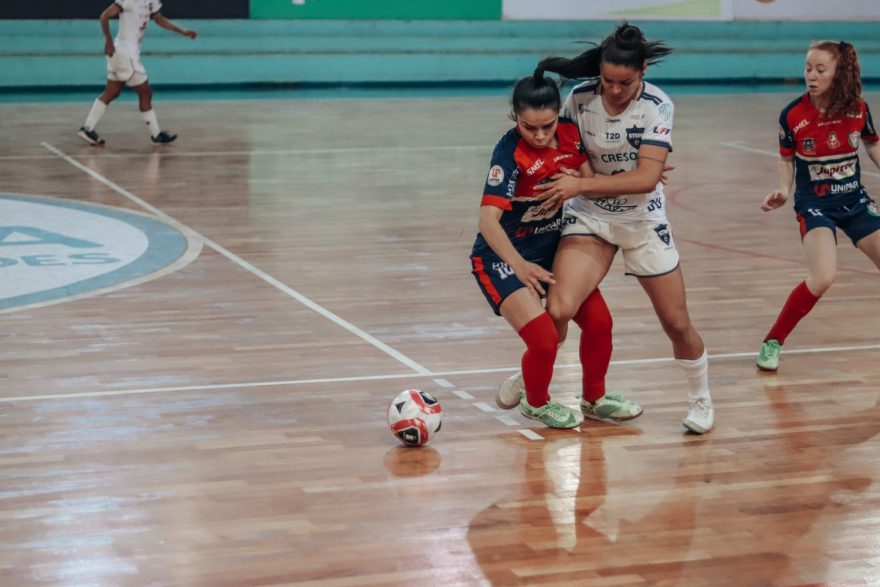 Stein está na próxima fase da Liga Feminina de Futsal após vencer o Cianorte