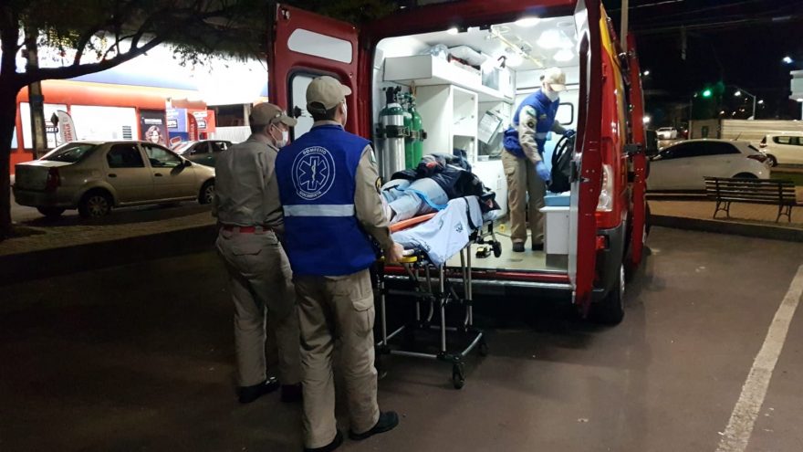 Motociclista sofre contusões após cair na Região do Lago