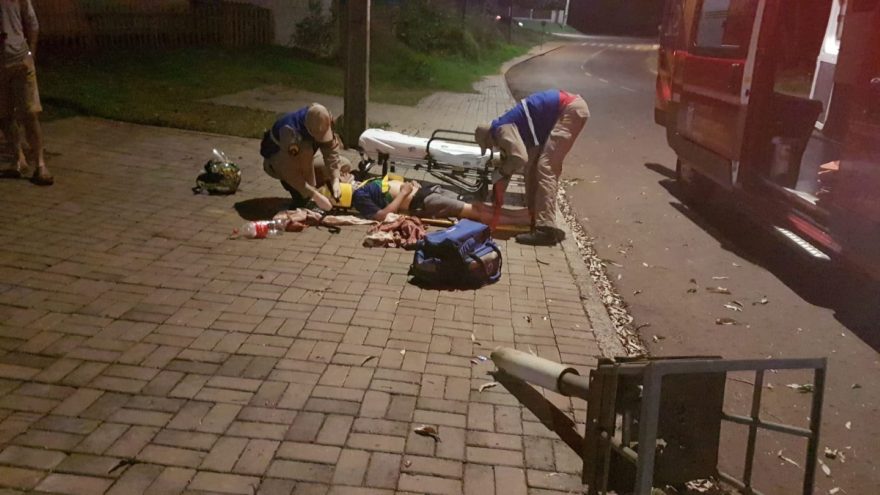 Jovem fica ferido ao cair de moto no Bairro XIV de Novembro e Siate é mobilizado