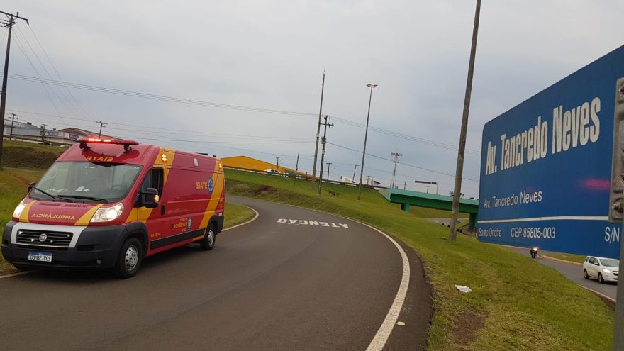 Jovem fica ferido ao cair de barranco no Trevo do Bairro Guarujá